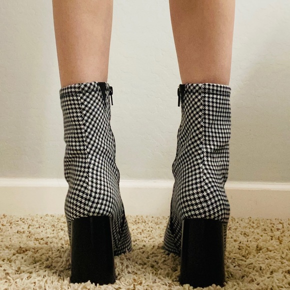 High heel boots - Picture 1 of 4